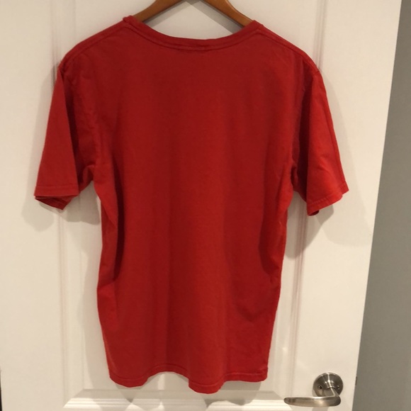 Red T-shirt - Picture 2 of 6